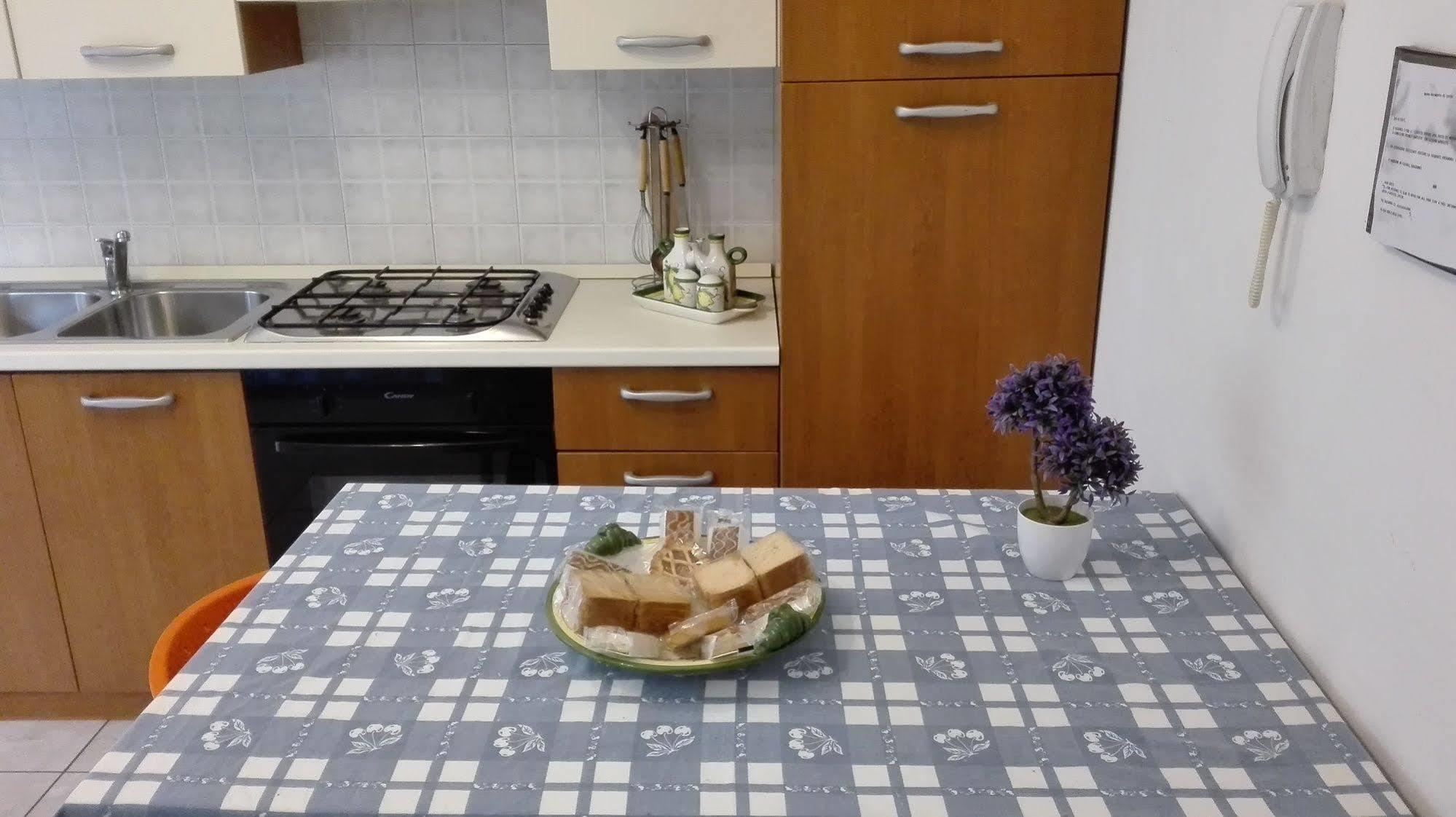 Residence Il Pino Σαρόνο Εξωτερικό φωτογραφία