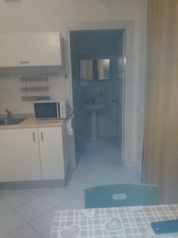 Residence Il Pino Σαρόνο Εξωτερικό φωτογραφία