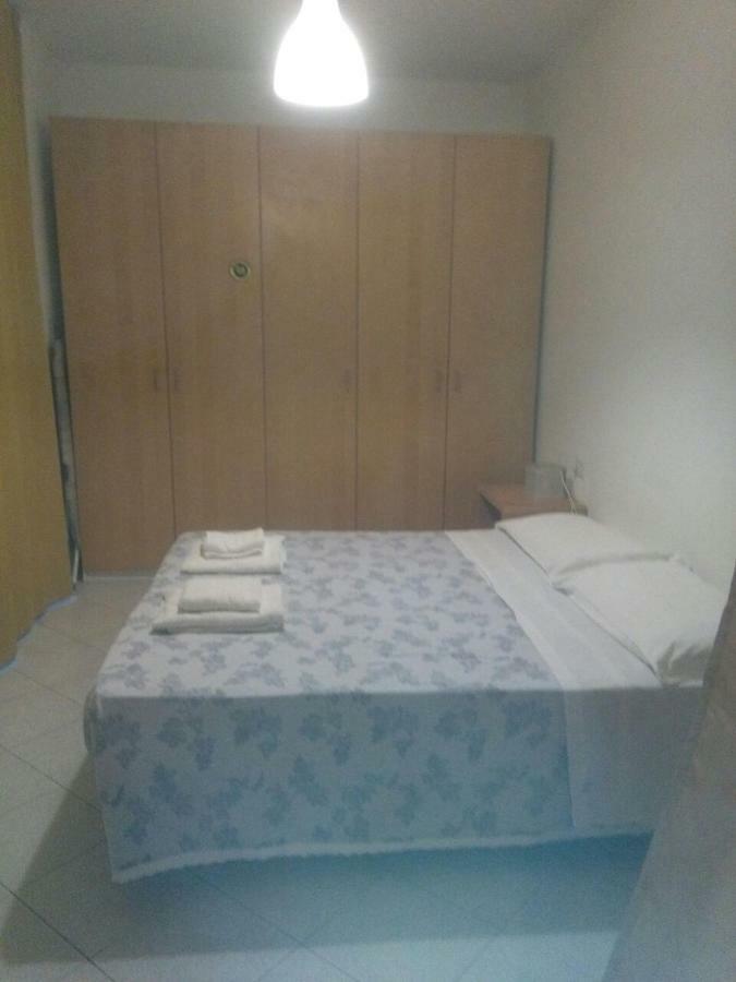 Residence Il Pino Σαρόνο Εξωτερικό φωτογραφία